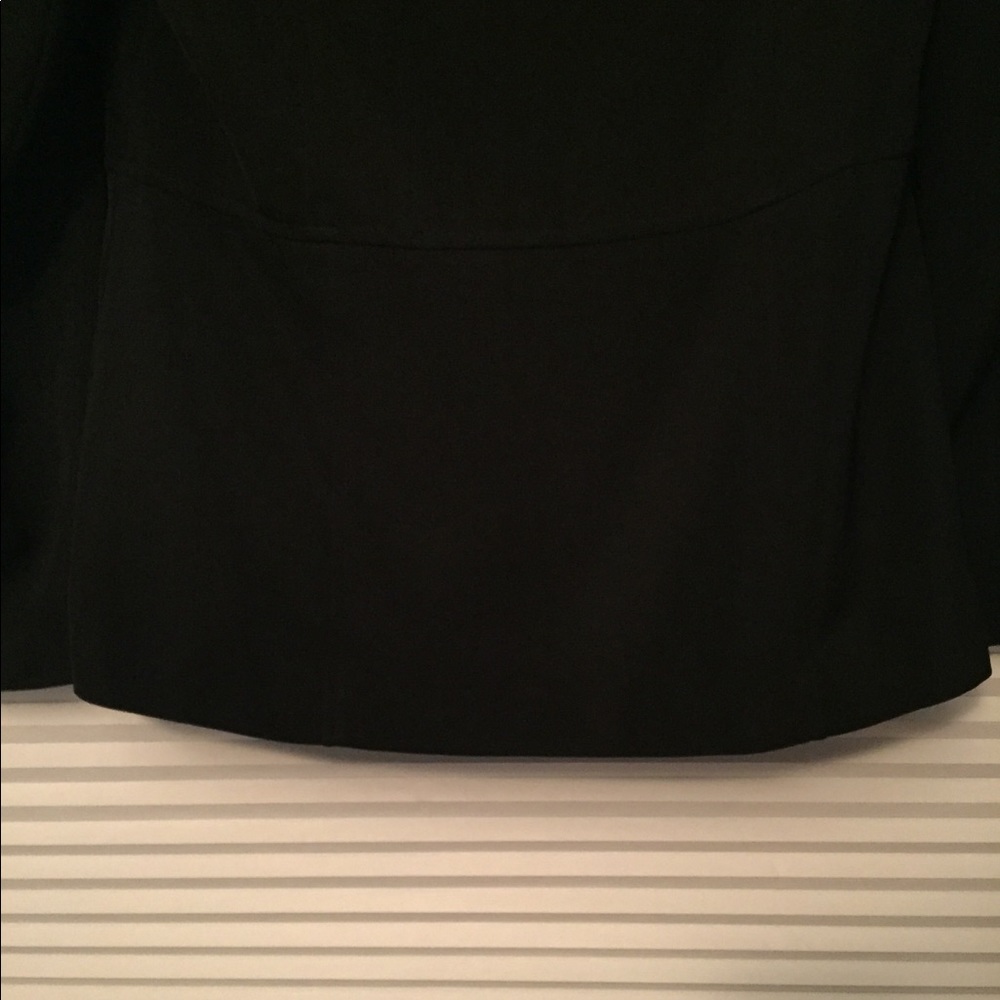 Blazer - Picture 5 of 5